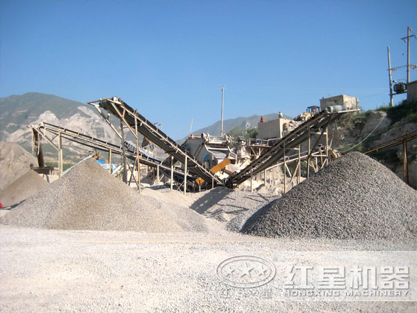 全套的石料加工破碎設備作業現場